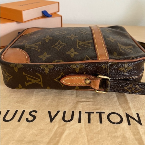 Louis Vuitton Danube Crossbody PM Unisex EUC Circa 1989 - Picture 7 of 17